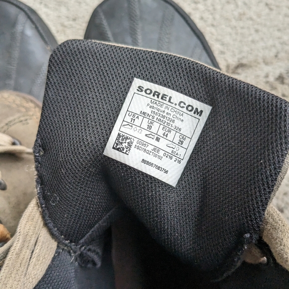 Sorel boots - Picture 4 of 9